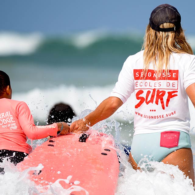 Monitrices de surf Natural Surf School
