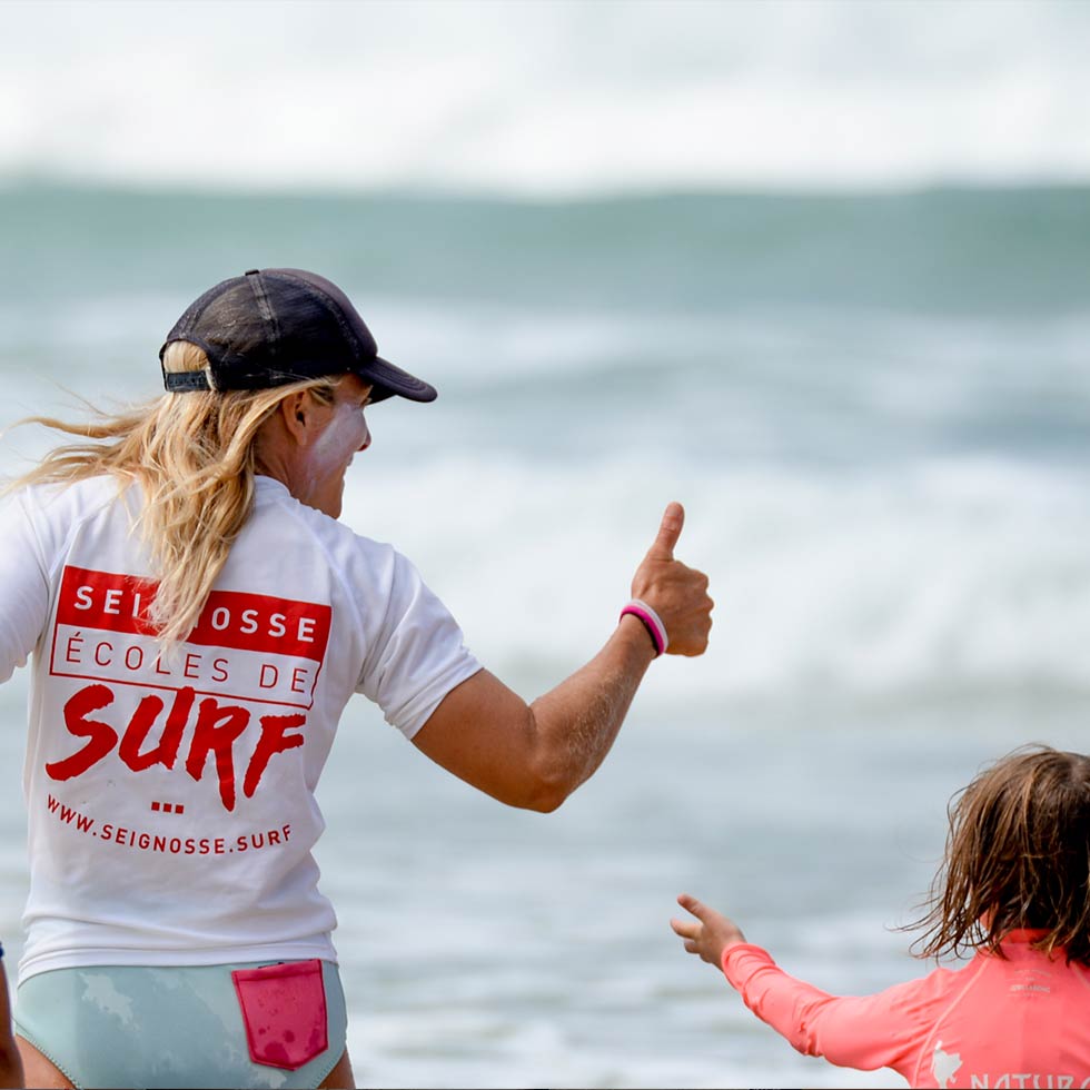 Monitrices de surf Natural Surf School