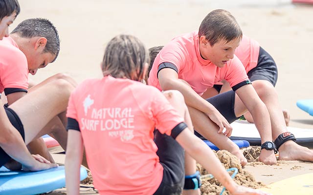cours et stages de surf adolescents à Seignosse près d'Hossegor