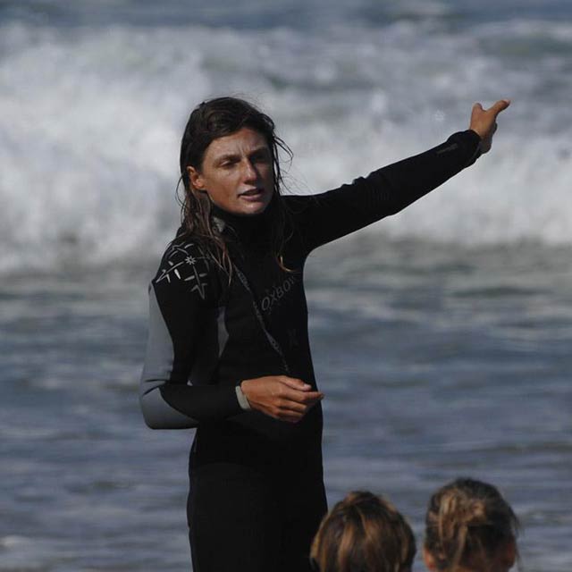Membre de l'équipe Natural Surf School - Claire